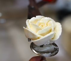 Hříbek KOVOVÝ na krémové květy 4 cm 