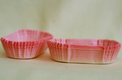 Cukrářské košíčky OVÁL růžovo - bílé - 2,8 x 6,5 cm 